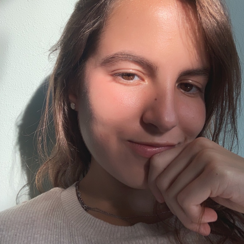 Meet your Posher, Claudia